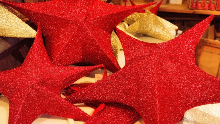Seasonal Decor Tips to Refresh Your Space Throughout the Year